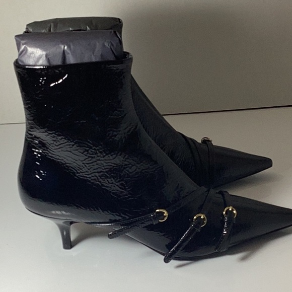 MIU MIU
Patent leather ankle boots - Picture 7 of 16
